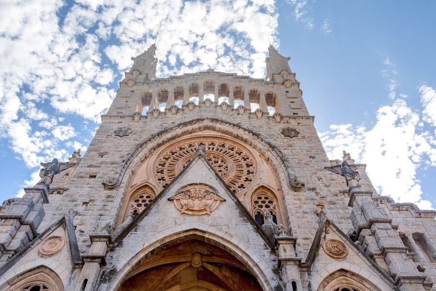 Tramuntana Small Group Tour - Soller, Deiá, Valldemossa - Pickup in the Palma area, and why the small group matters