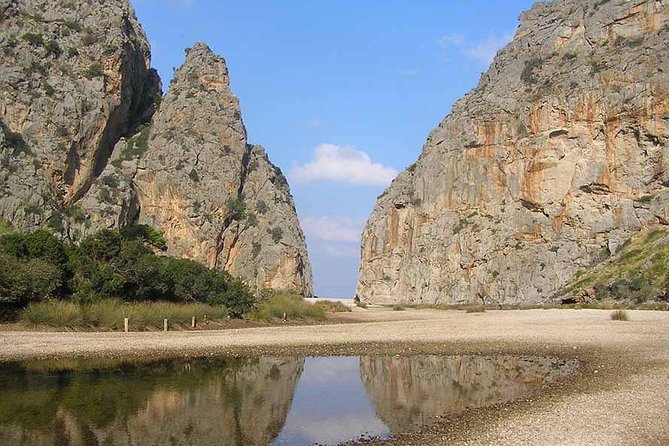 Trekking Torrent de Pareis - Getting ready for real trail conditions: shoes and water matter