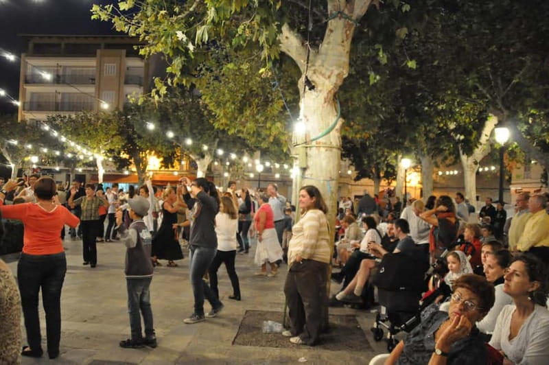 Vermar Wine Festival in Binissalem - Festival culture beyond wine: dances, music, and floats